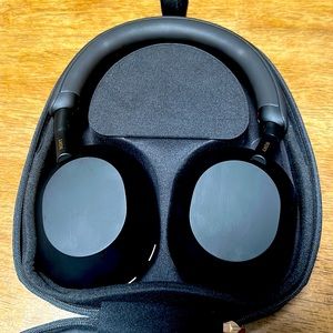 WH-1000XM5 Wireless Industry Leading Noise Canceling Headphones